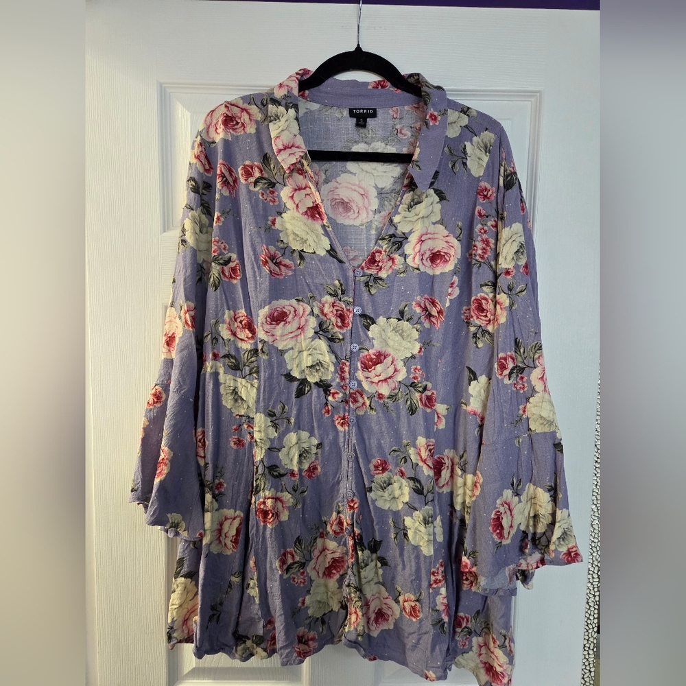 Torrid Lavender Floral Button-Front Women’s Top